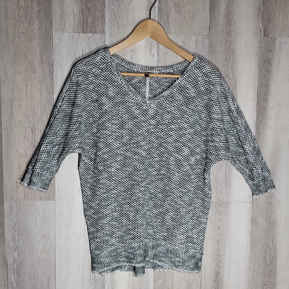 Kut From The Kloth Womens XL Lightweight Sweater V‎ Neck Open Knit Half Sleeve